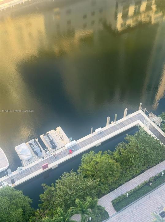 16400 Collins Ave, Sunny Isles Beach, פלורידה 33160, ארצות הברית של אמריקה