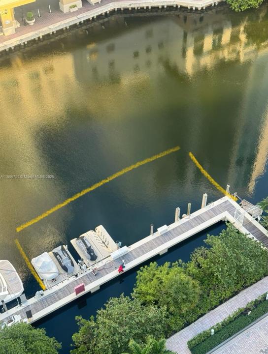 16400 Collins Ave, Sunny Isles Beach, פלורידה 33160, ארצות הברית של אמריקה