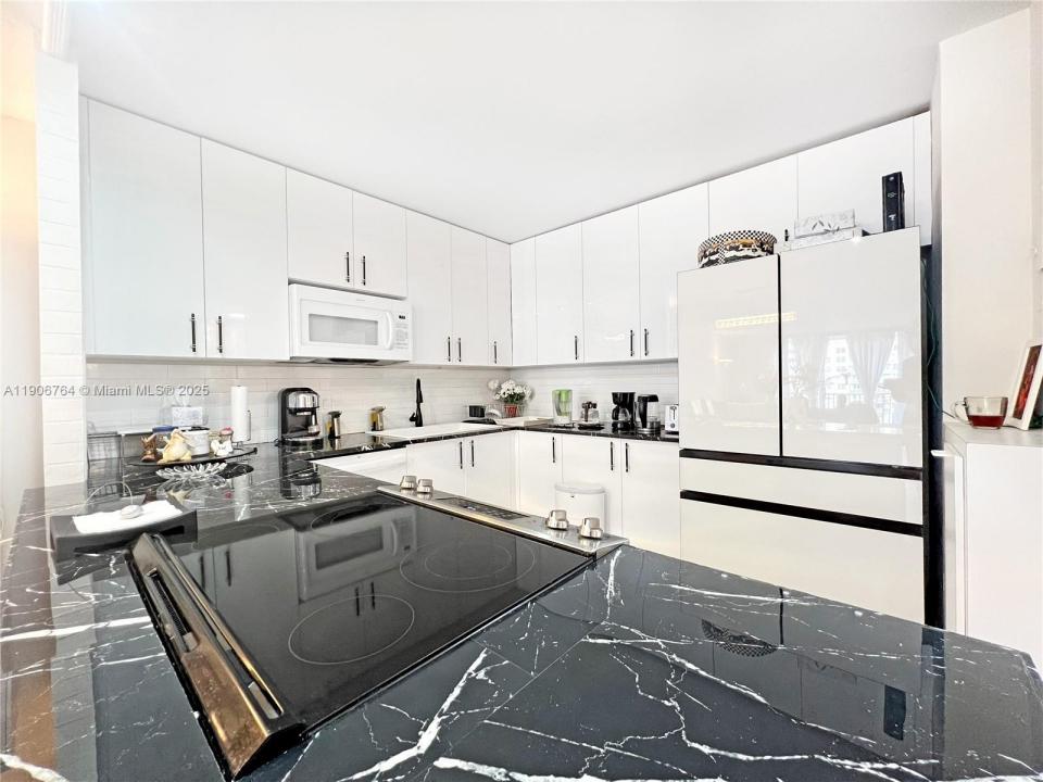 2801 NE 183rd St 1108W, Aventura, Florida 33160, HOA KỲ