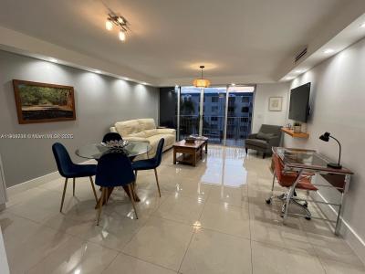 1700 NW N River Dr 504, Miami, Florida 33125, USA