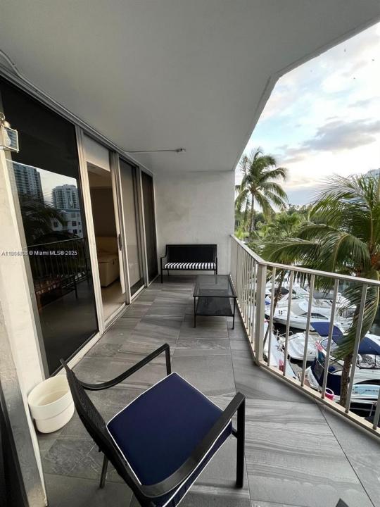 1700 NW N River Dr 504, Miami, Floride 33125, États-Unis