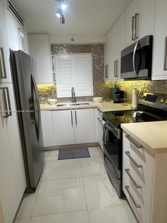 1700 NW N River Dr 504, Miami, Floride 33125, États-Unis