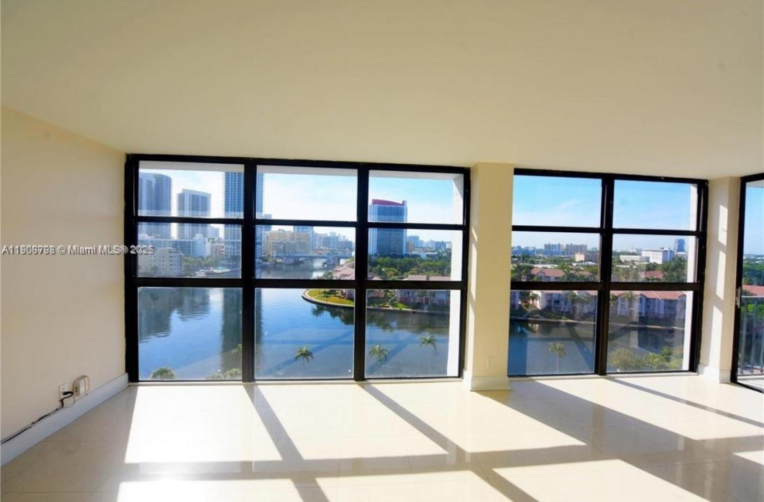 200 Leslie Dr 1124, Hallandale Beach, Floride 33009, États-Unis