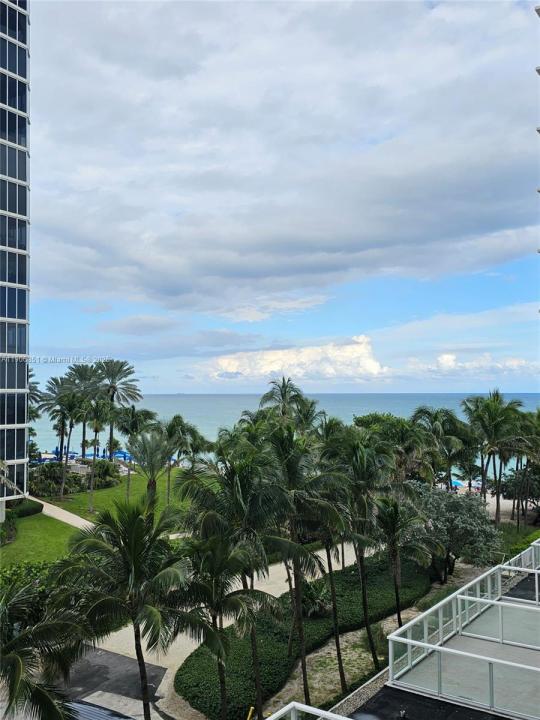 19201 Collins Ave 324, Sunny Isles Beach, Florida 33160, USA