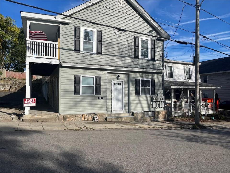 122 Brookside Avenue, West Warwick, 罗得岛 02893, 美国