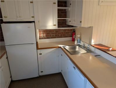 25 WATERWWAY Drive B, North Kingstown, Rhode Island 02874, Estados Unidos