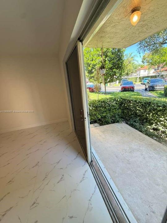 11250 SW 13th St 104, Pembroke Pines, Floryda 33025, USA