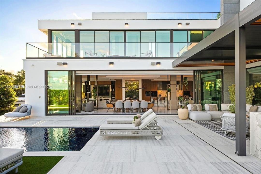 790 Lake Rd, Miami, Florida 33137