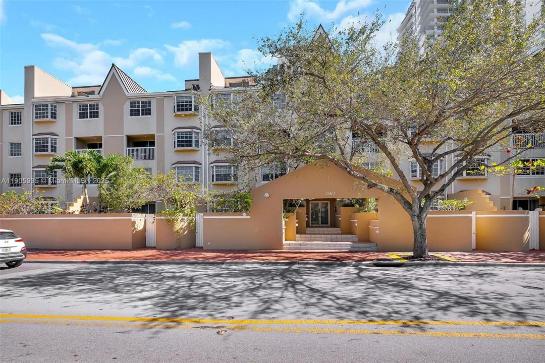 2560 Tigertail Ave 14, Miami, Florida 33133