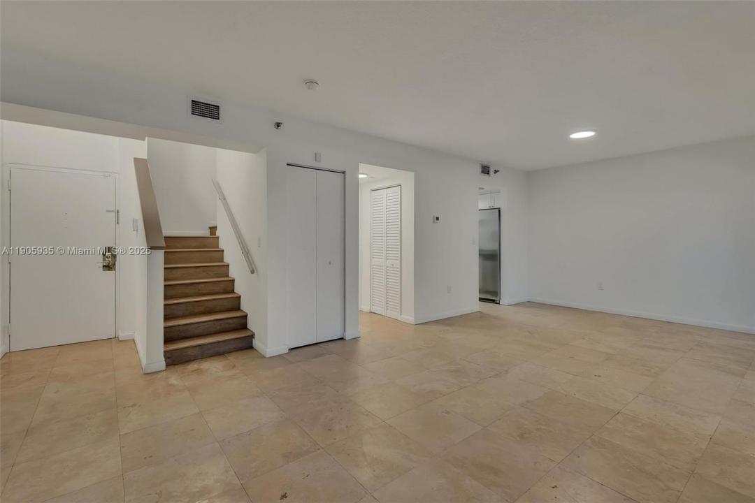 2560 Tigertail Ave 14, Miami, Florida 33133