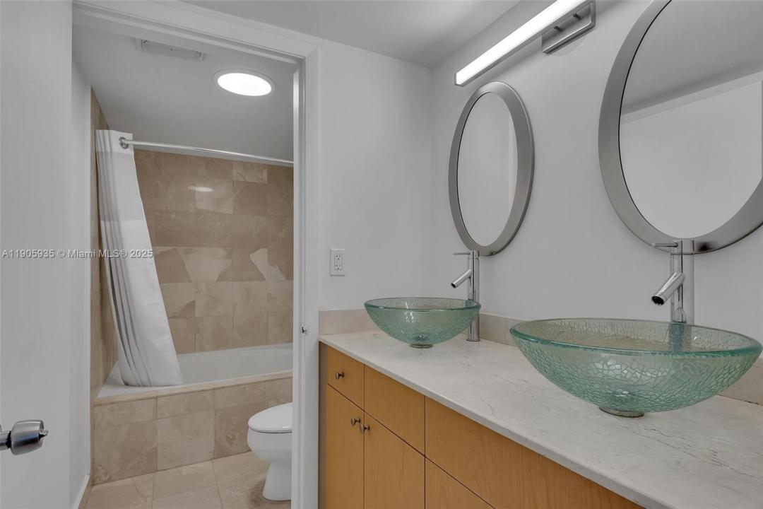 2560 Tigertail Ave 14, Miami, Florida 33133