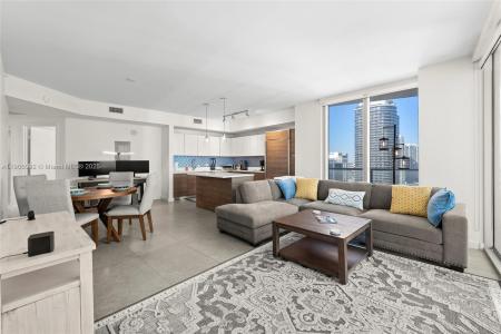 1100 S Miami Ave 2910, Miami, Florida 33130, USA