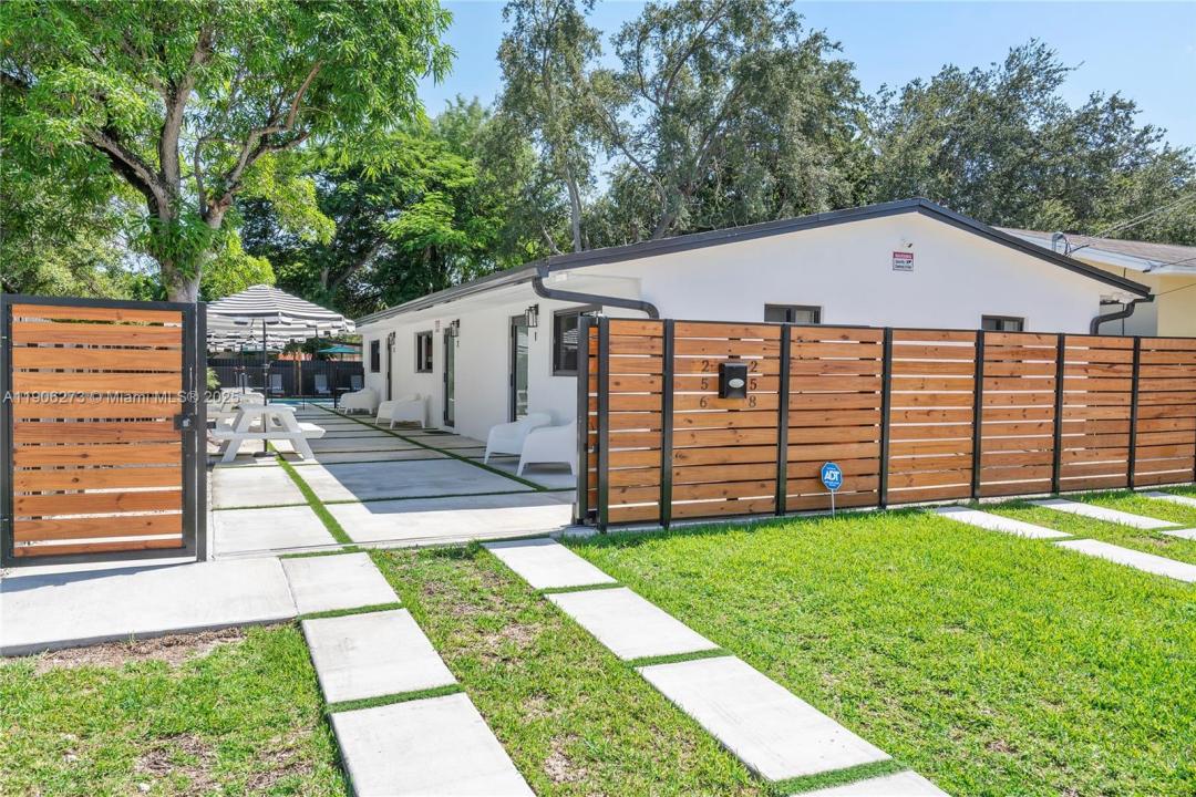 256 NW 57th St, Miami, Florida 33127