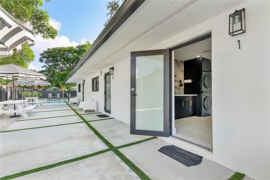 256 NW 57th St, Miami, Florida 33127