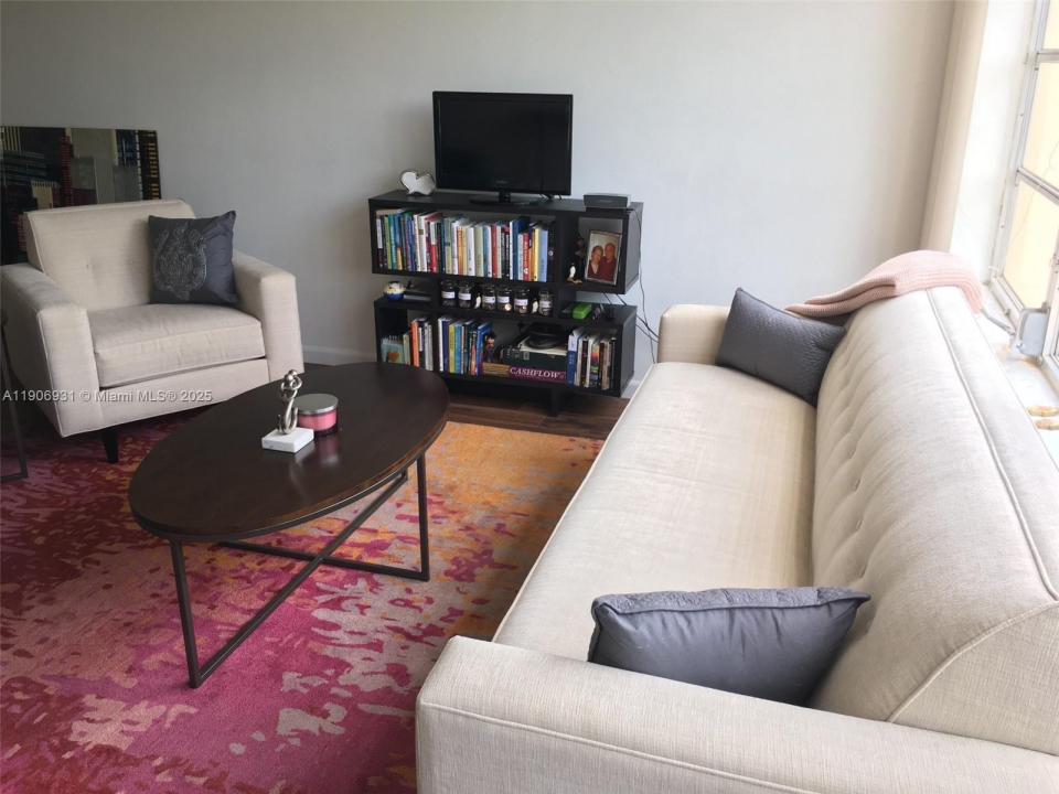 1250 Atlantic Shores Blvd 114, Hallandale Beach, Florida 33009