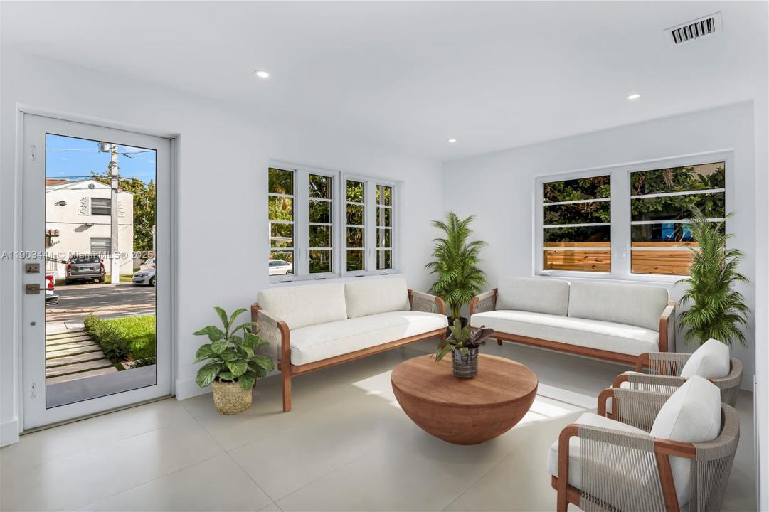 524 NE 65th St 1, Miami, Florida 33138, Stati Uniti