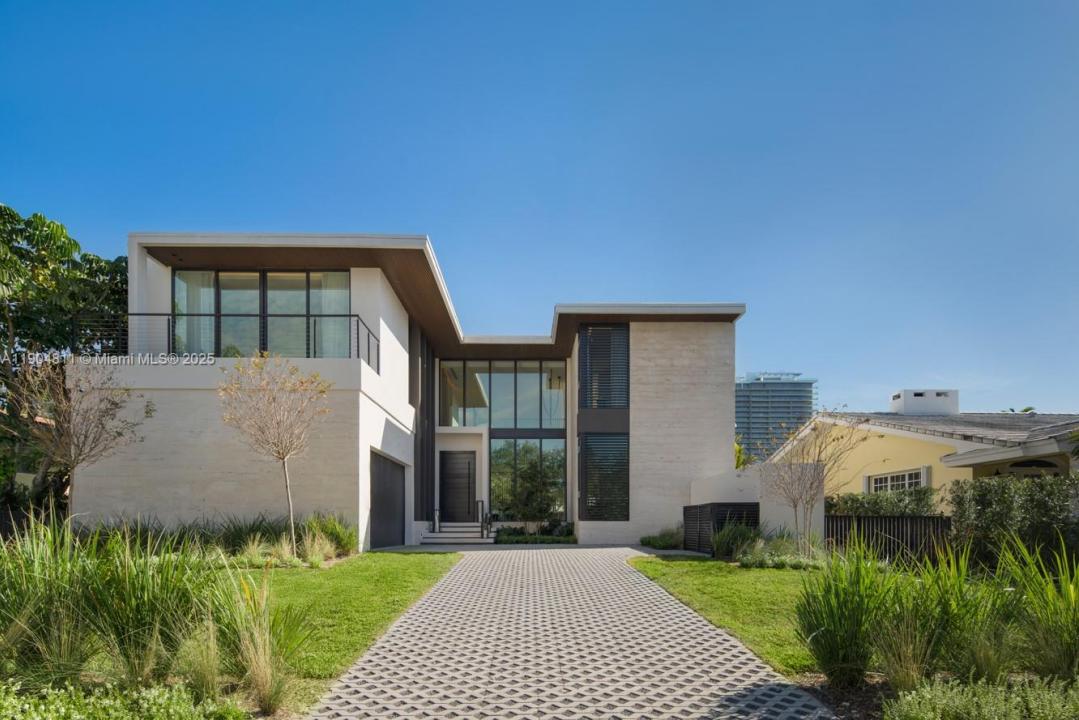 217 Bal Cross Dr, Bal Harbour, Florida 33154