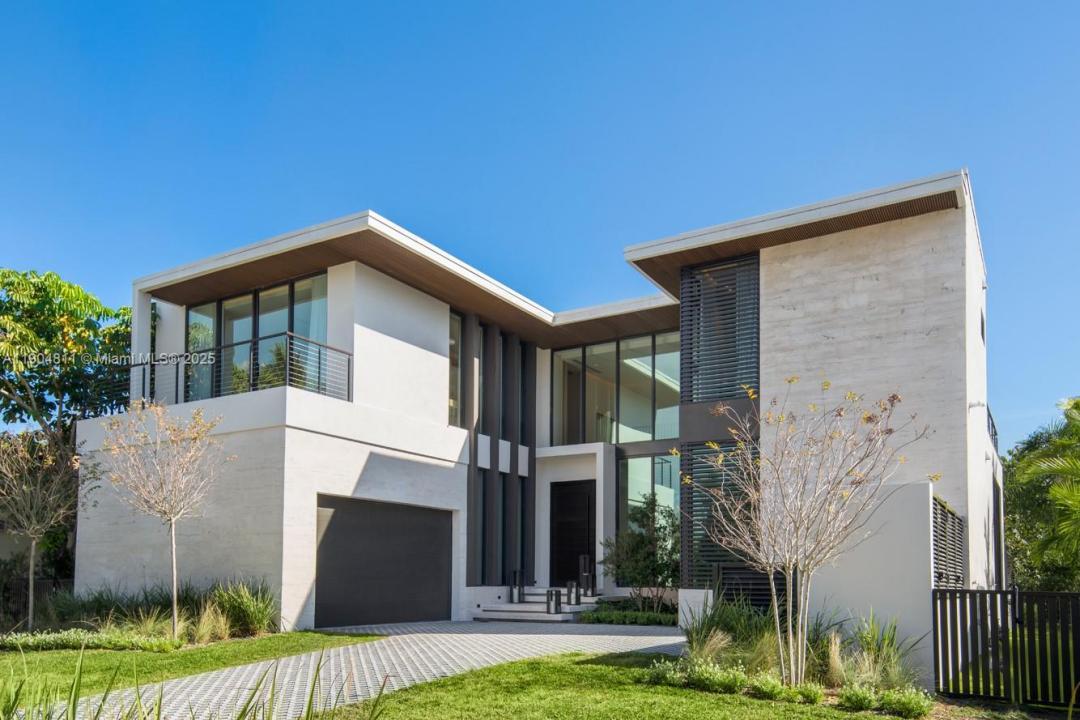 217 Bal Cross Dr, Bal Harbour, Florida 33154