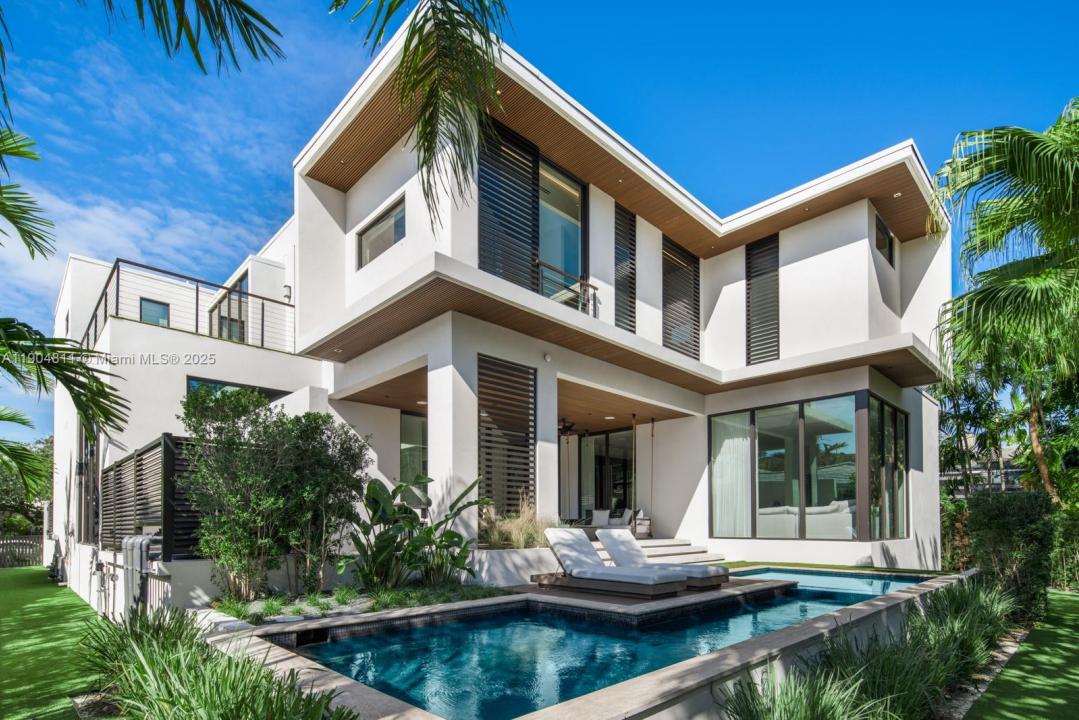 217 Bal Cross Dr, Bal Harbour, Florida 33154