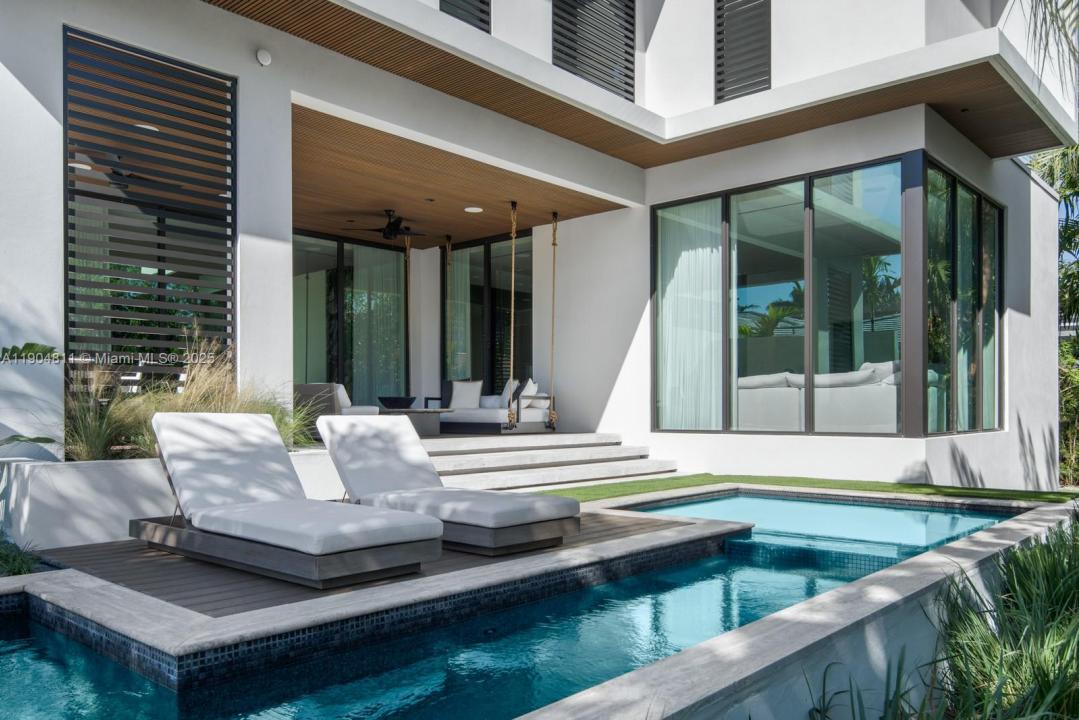 217 Bal Cross Dr, Bal Harbour, Florida 33154