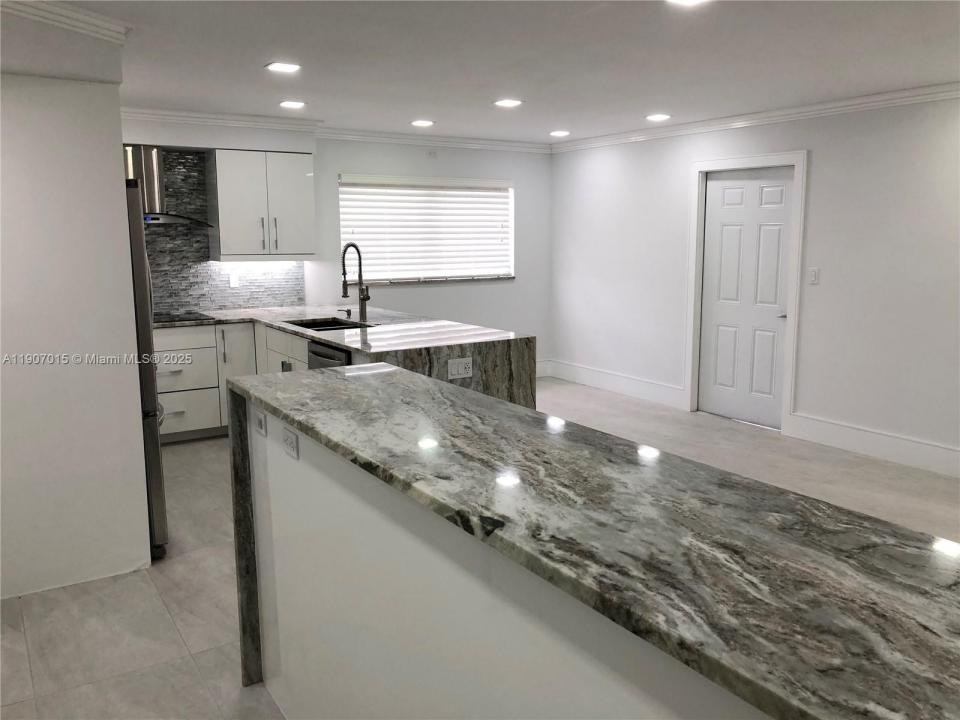 710 N K St 104, Lake Worth, Florida 33460