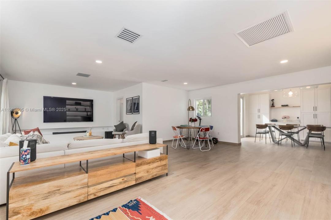 11370 NE 8th Ave, Biscayne Park, Флорида 33161, Соединенные Штаты