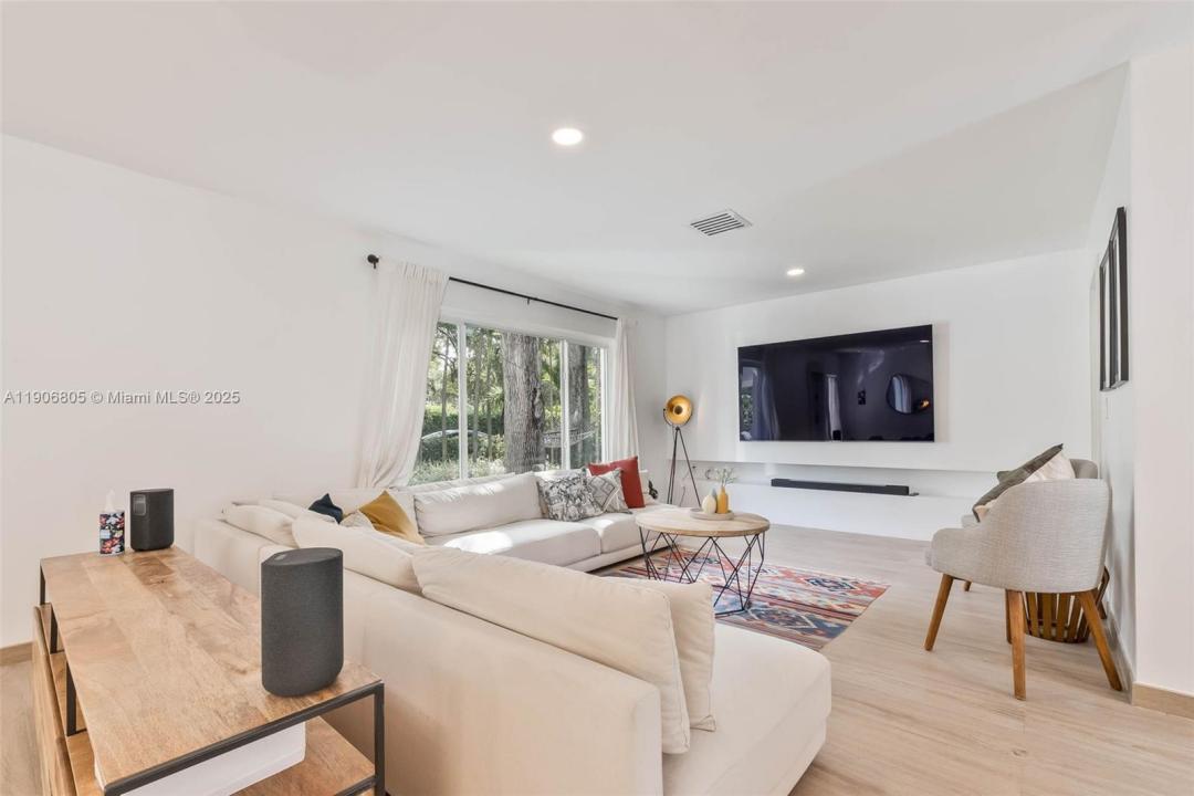 11370 NE 8th Ave, Biscayne Park, Флорида 33161, Соединенные Штаты