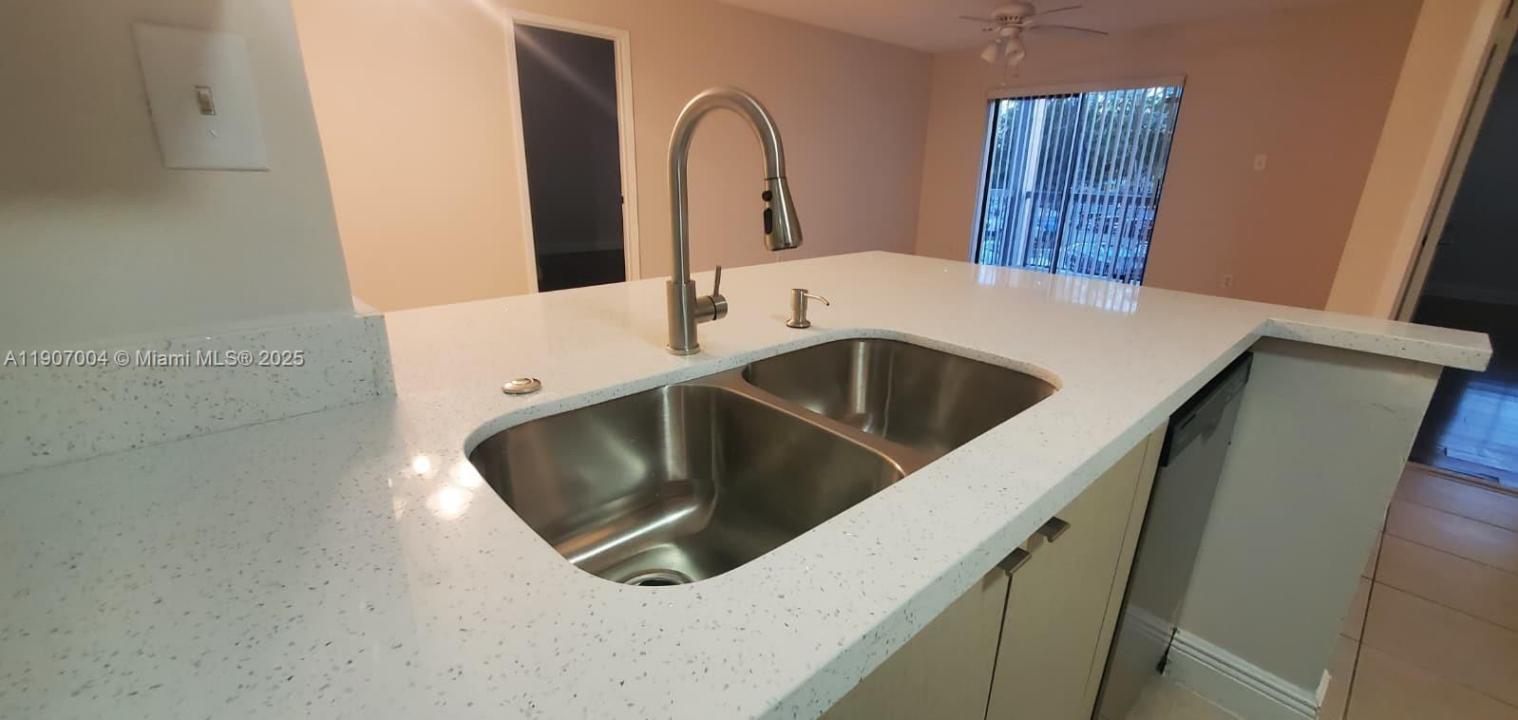 11225 W Atlantic Blvd 202, Coral Springs, Florida 33071, Amerika Birleşik Devletleri