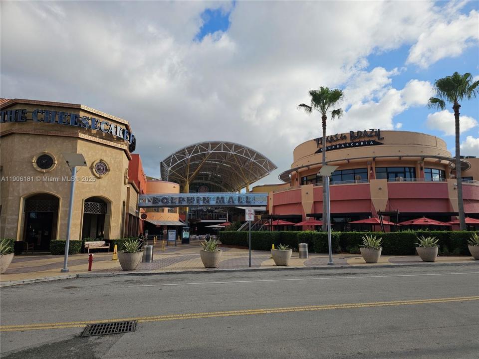 11401 NW 12th St, Sweetwater, Florida 33172