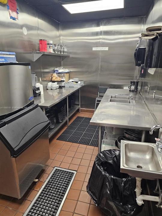 11401 NW 12th St, Sweetwater, Florida 33172