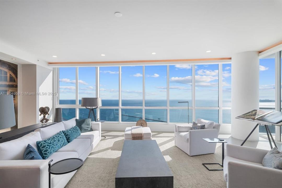 100 S Pointe Dr 3203, Miami Beach, Floride 33139, États-Unis