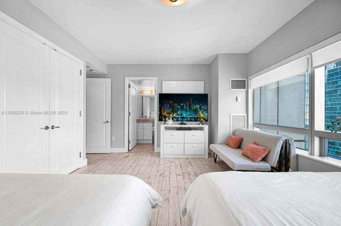 1435 Brickell Ave 3401, Miami, Florida 33131