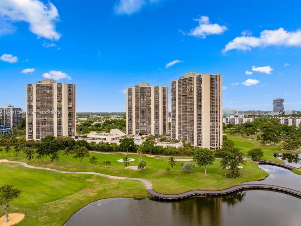 20379 W Country Club Dr 737, Aventura, 佛罗里达州 33180, 美国