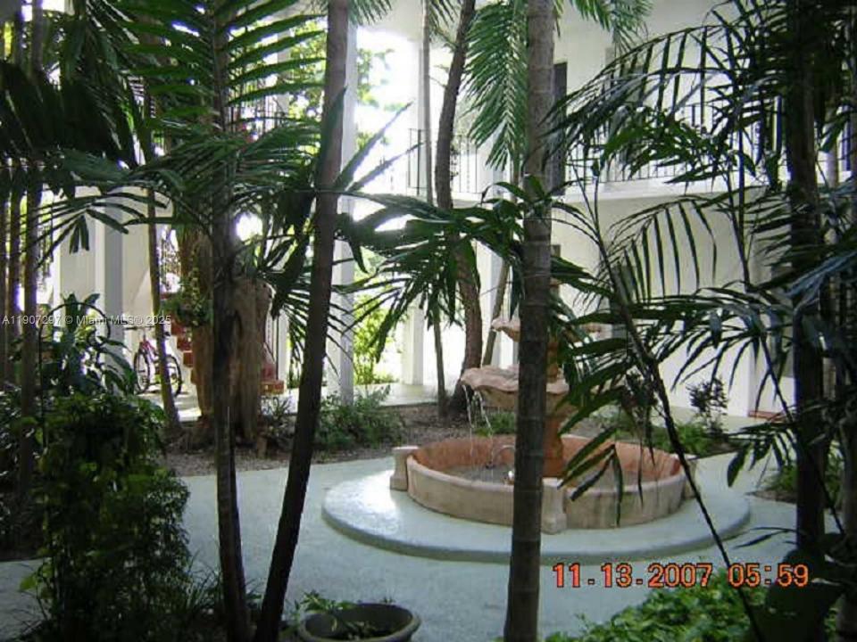 2430 NE 135th St 203, North Miami, Florida 33181, HOA KỲ