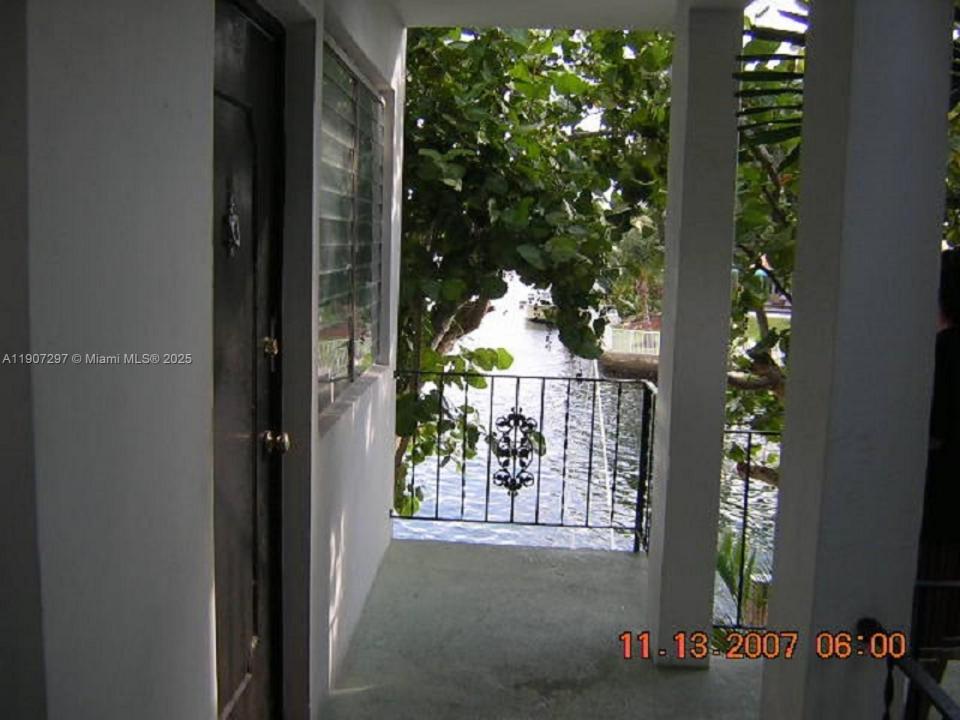 2430 NE 135th St 203, North Miami, Florida 33181, HOA KỲ