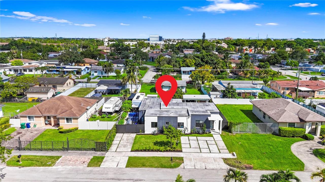 10925 SW 218th Ter, Miami, Florida 33170, USA