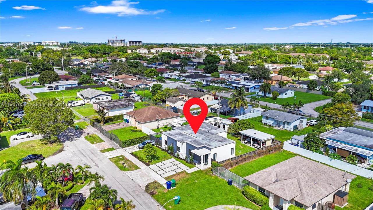 10925 SW 218th Ter, Miami, Florida 33170, USA