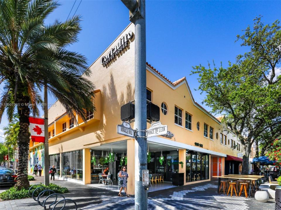 220 Miracle Mile B236, Coral Gables, Floride 33134, États-Unis