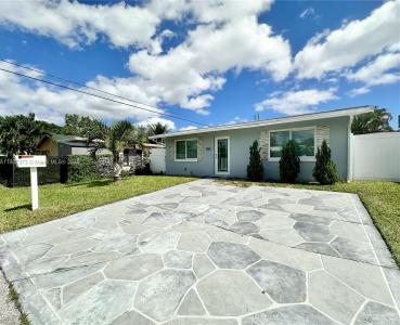 5404 NW 23rd Ter, Tamarac, Florida 33309, USA