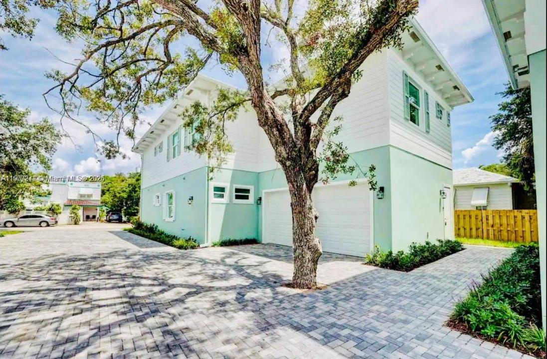 667 SW Cleveland Ave 3, Stuart, 佛罗里达州 34994, 美国