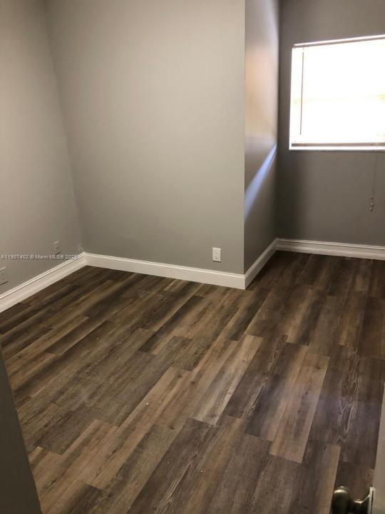 931 SW 80th Ave A-C, North Lauderdale, Flórida 33068, Estados Unidos