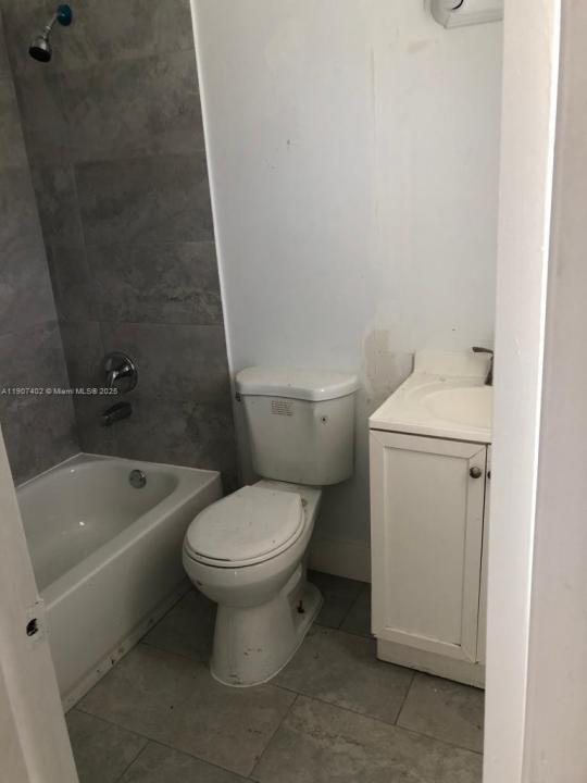 931 SW 80th Ave A-C, North Lauderdale, Flórida 33068, Estados Unidos