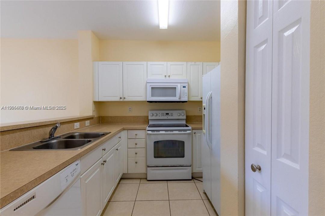 1490 NE 33rd Rd 101-18, Homestead, Floryda 33033, USA