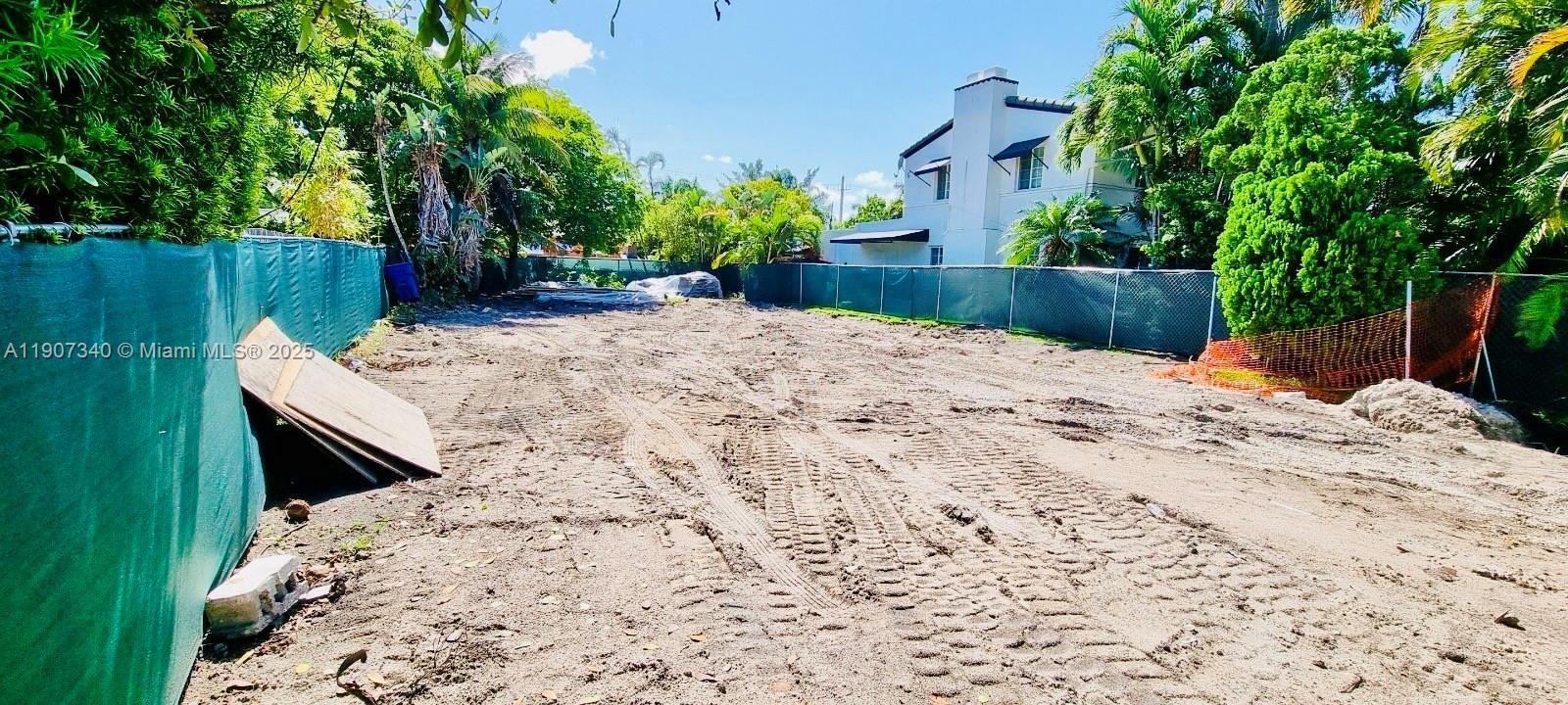 9116 Abbott Ave, Surfside, Florida 33154, Stati Uniti