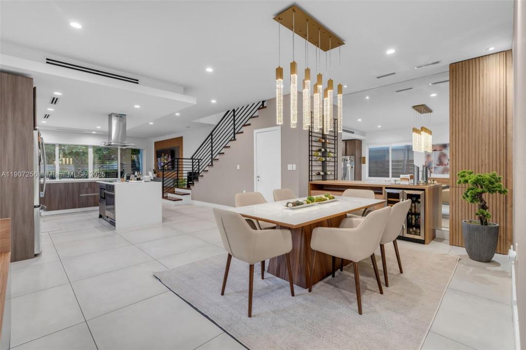 3048 SW 18th St 3048, Miami, 佛罗里达州 33145, 美国