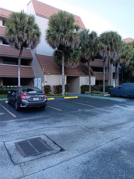461 Ives Dairy Rd 304-2, Miami, Florida 33179, USA