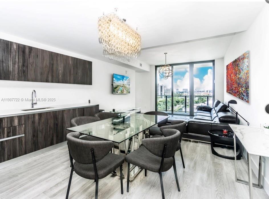 2960 NE 207th St APT 912, Aventura, Floryda 33180, USA