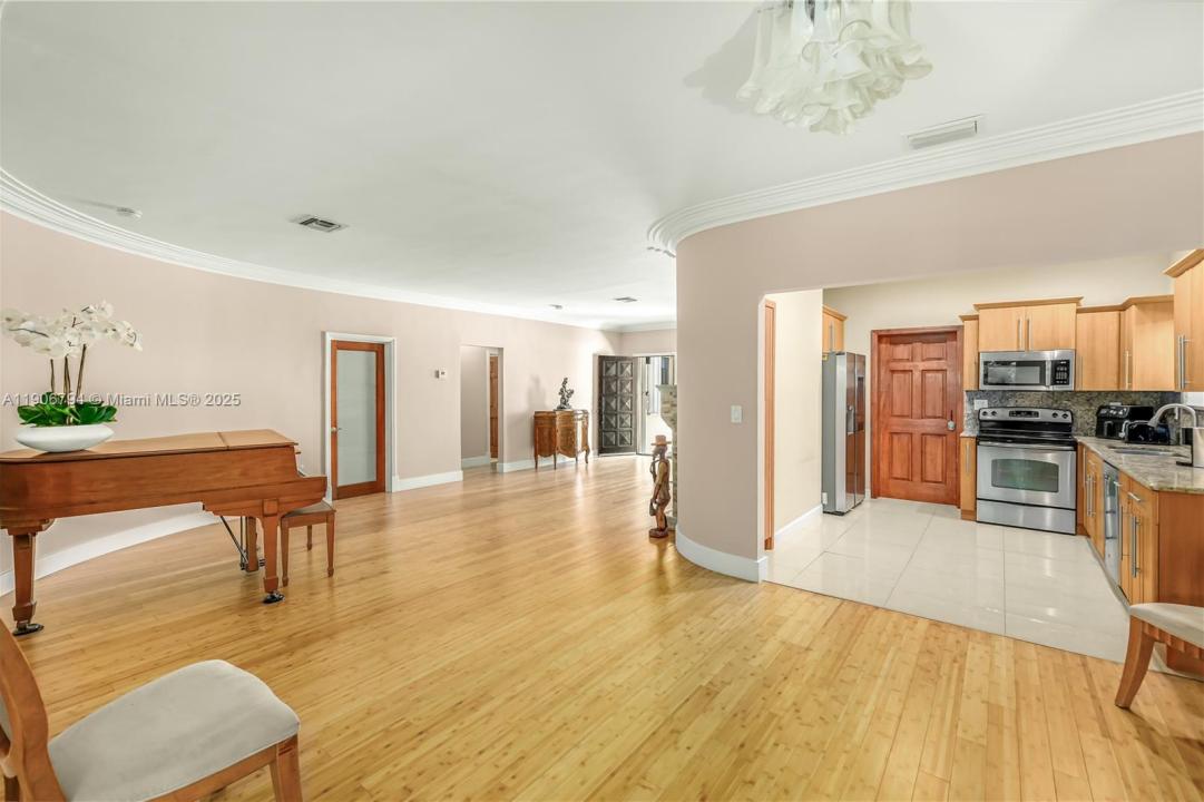 9457 Carlyle Ave, Surfside, Florida 33154, Estados Unidos