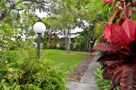 19216 NE 25th Ave 293D, Miami, Florida 33180, USA