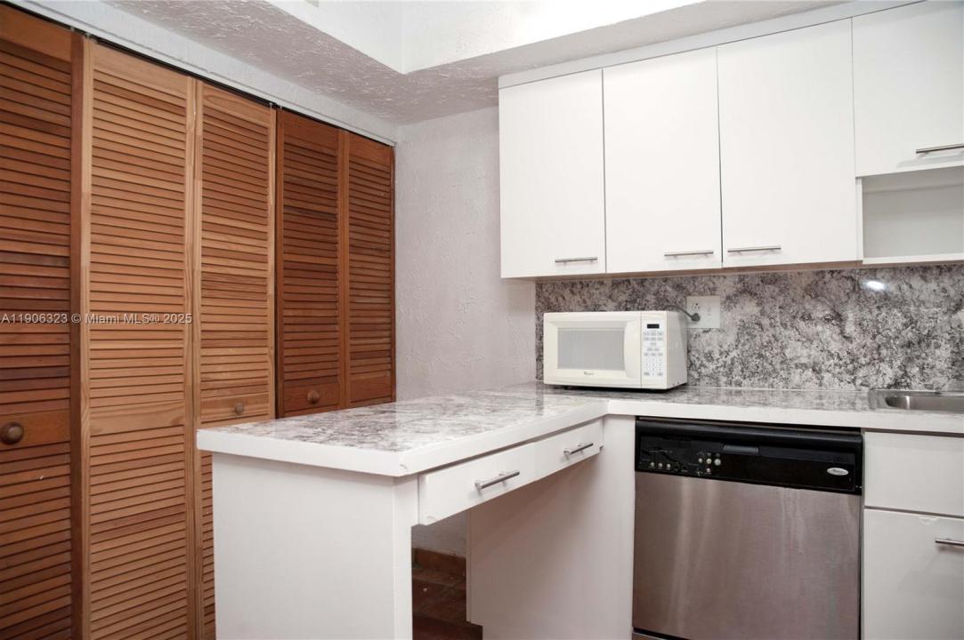 19216 NE 25th Ave 293D, Miami, Flórida 33180, Estados Unidos